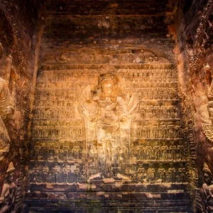 À l‘intérieur de Prasat Kravan, Cambodge Livraison Express