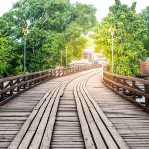 Wooden Bridge in Thailand Offre Du Jour